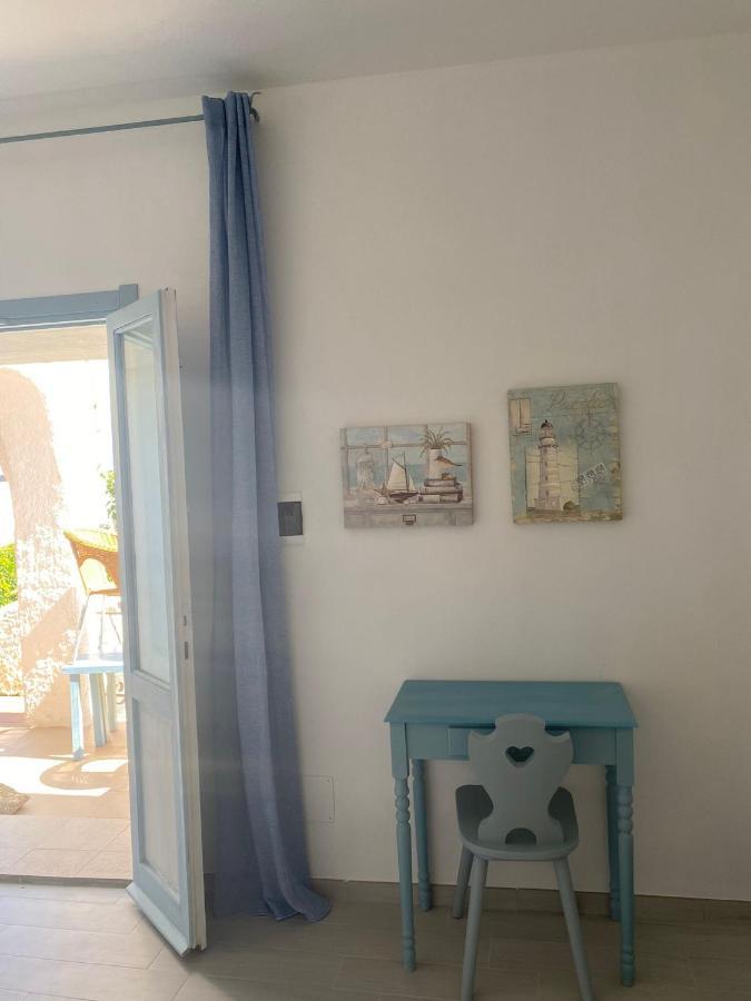 B&B A Due Passi Dal Mare Baja Sardinia Exterior foto